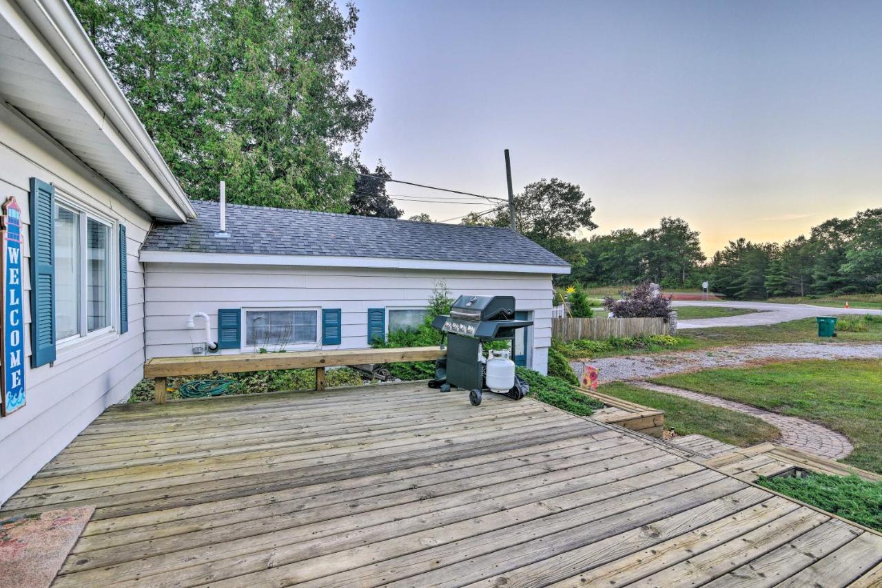 East Tawas Cabin With Lake Huron Access And Views Kültér fotó